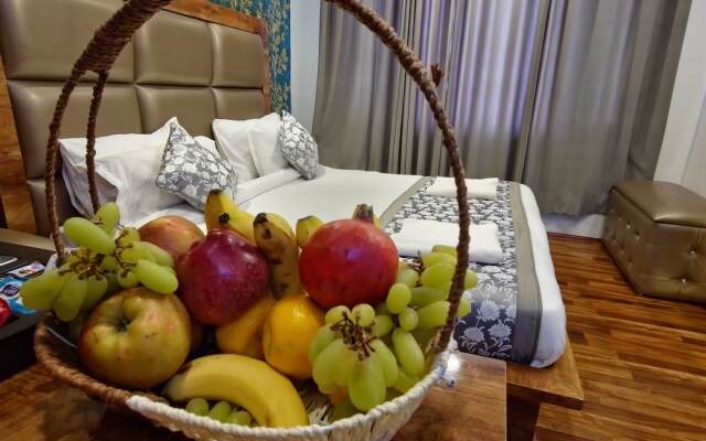 Seven Hills Hotel Srinagar
