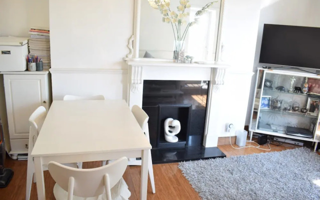 Sunny Flat Between Camden Town & Primrose Hill