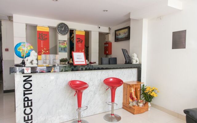 RedDoorz near Gia Dinh Church