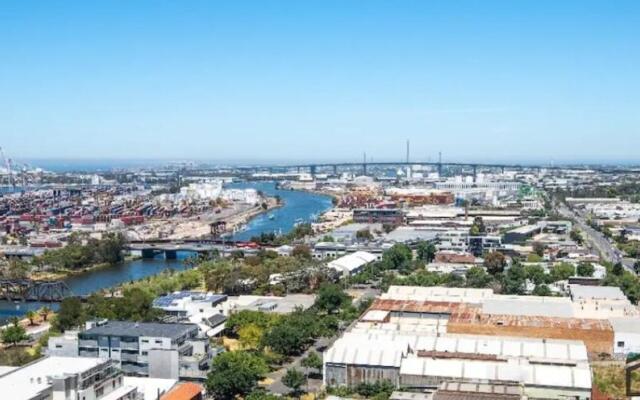 FS104E Stylish 1BR1BA apt in Footscray Pool Gym WIFI
