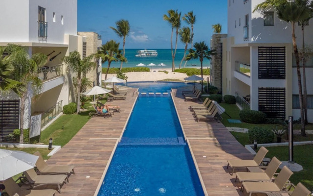 Beach Condo w Amazing View A-103 Costa Atlantica