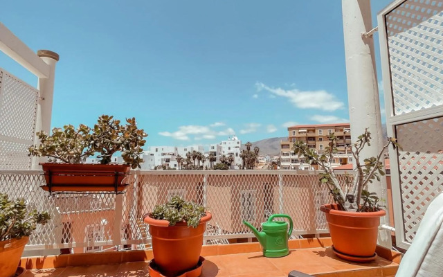 Orland, center of Las Americas LA205