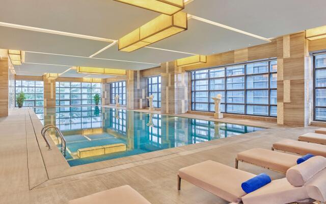 Hilton Guangzhou Baiyun - Free Shuttle for Canton Fair Period, Close to Luhu Golf Club & Leather Market