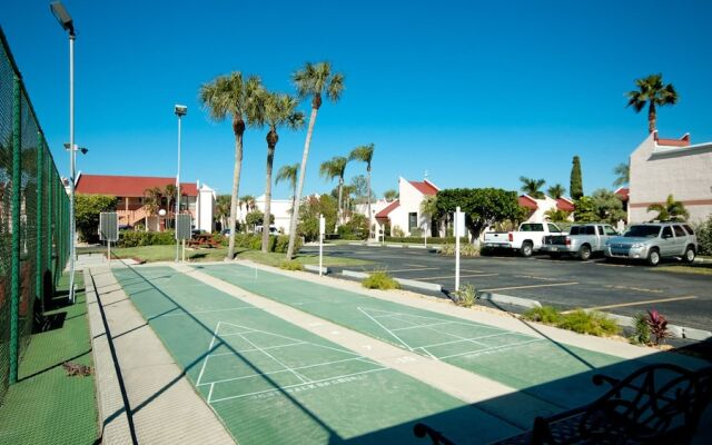 Runaway Bay Resort by BBG