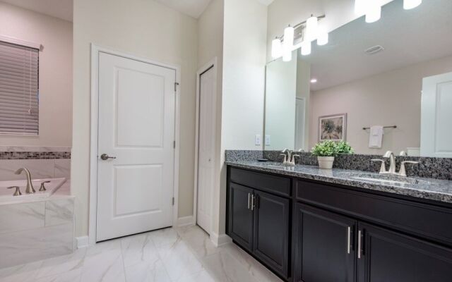 9000hs 10 Bedroom Villa by RedAwning