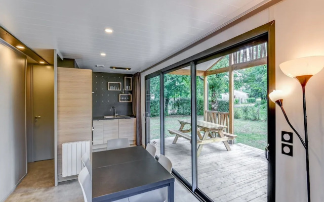 Serene Chalet in Hourtin Near Lake