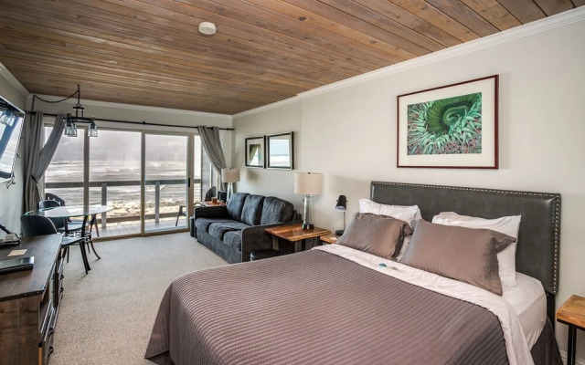 Lanai at the Cove