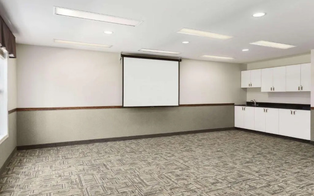 Days Inn - Steinbach