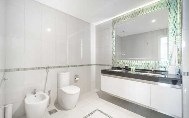 Exquisite 1BR Haven Partial Sea View