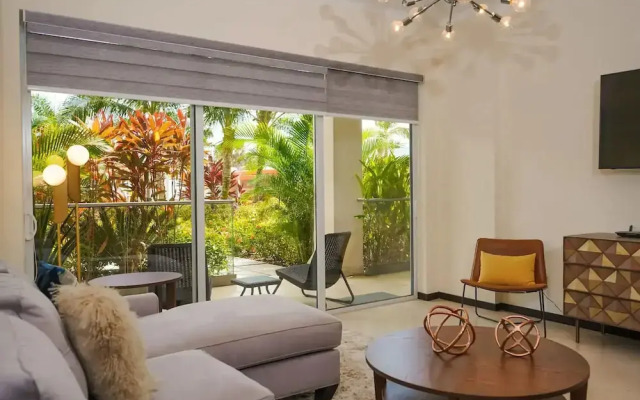 3BR Ground Level Eagle Beach Condo Pool GYM
