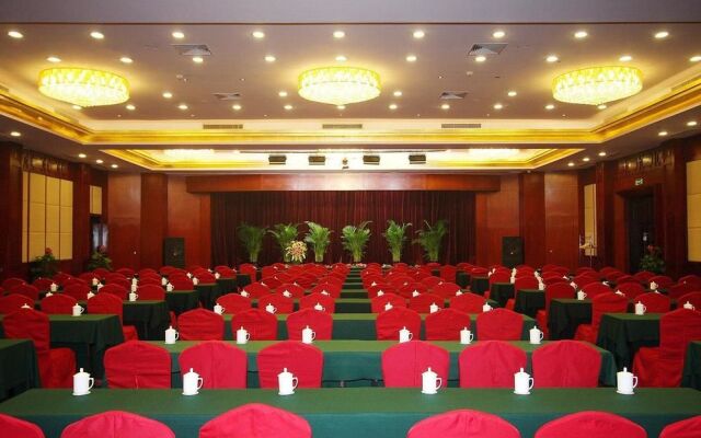 Jinan Shungeng Hillview Hotel