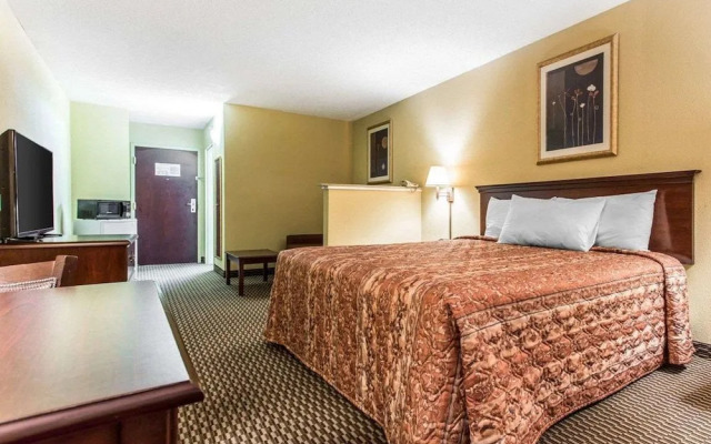 Country Hearth Inn & Suites