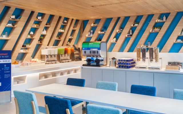Holiday Inn Express Bangkok Soi Soonvijai by IHG