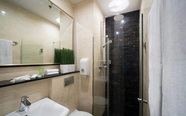 V Hotel Lavender