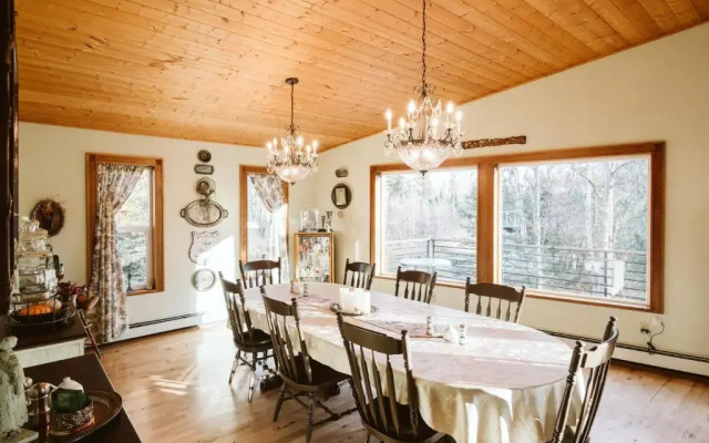 Maria's Creekside B&B