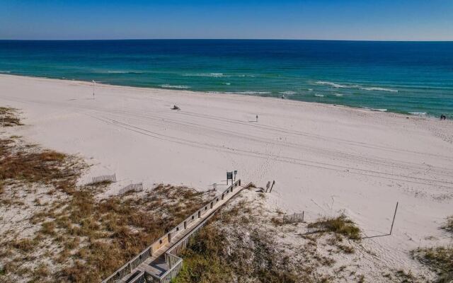 Beautiful 3br/2ba Beachfront Condo,sleeps 8