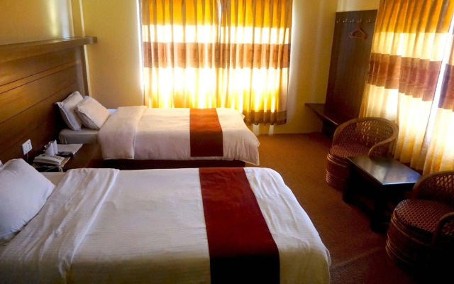 Hotel Middle Path and Spa