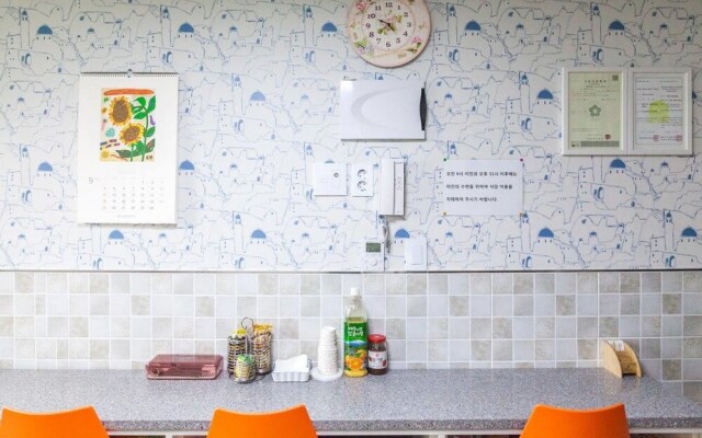 Edel Guesthouse - Hostel