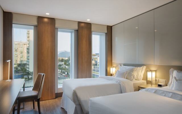 Venit + Mio Barra Hotel