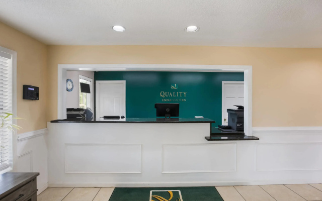 Quality Inn & Suites Greensboro near Lake Oconee