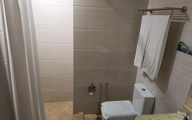 Lintas Platinum Hotel