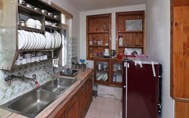 OYO 13710 Home Studio near Hadimba Manali