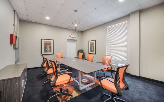 Clarion Pointe Marshall