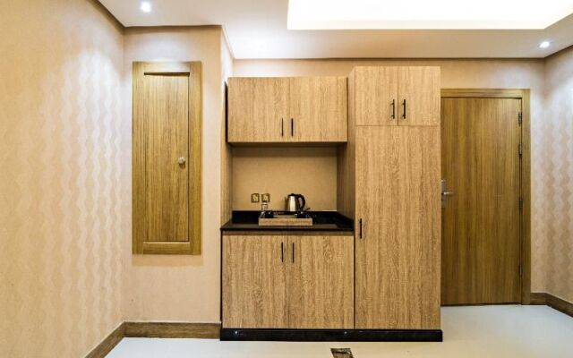 Mirnian Hotel