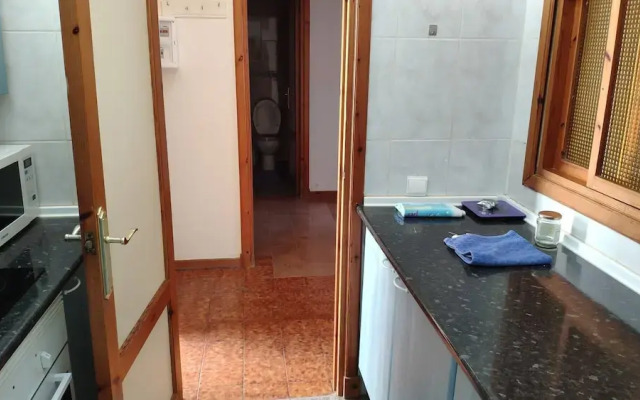 Lovely 2 Bedroom Apartment With Pool