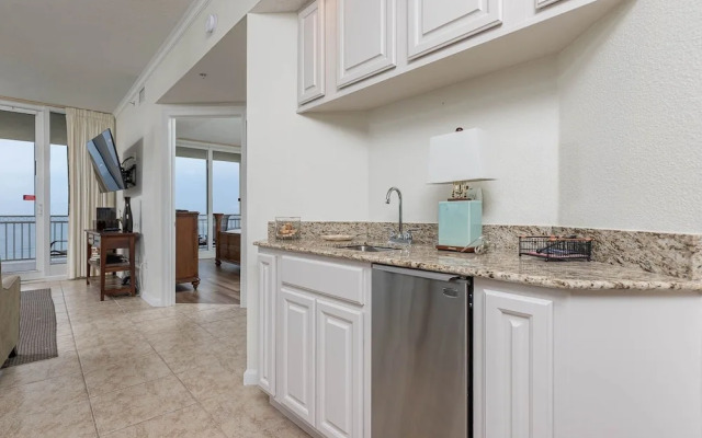 Colonnades 1403 4 Bedroom Condo