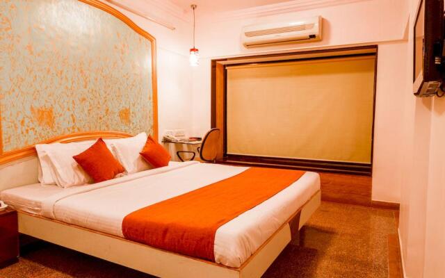 OYO Apartments Powai Lake View