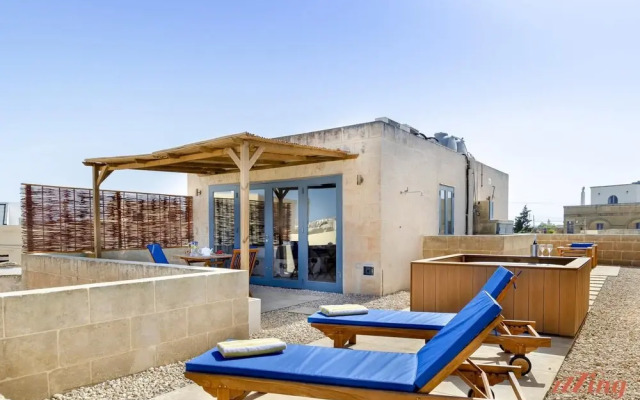 Gozo PH w Private Rooftop Jacuzzi Terrace Views