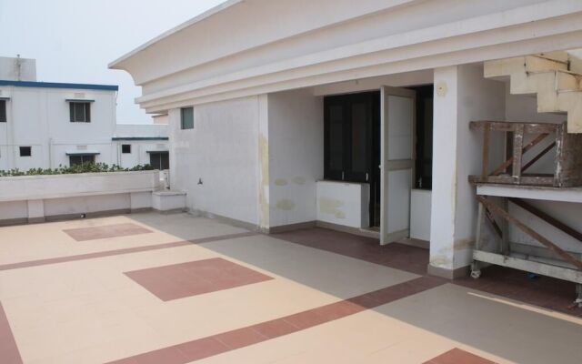 Reba Beach Resort - Hostel