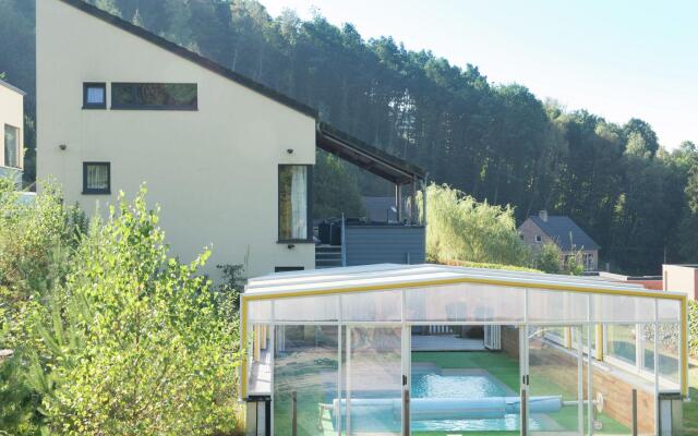 Luxury Villa in Stavelot with Hot Tub