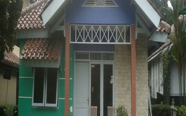 Villa Kota Bunga Tulip