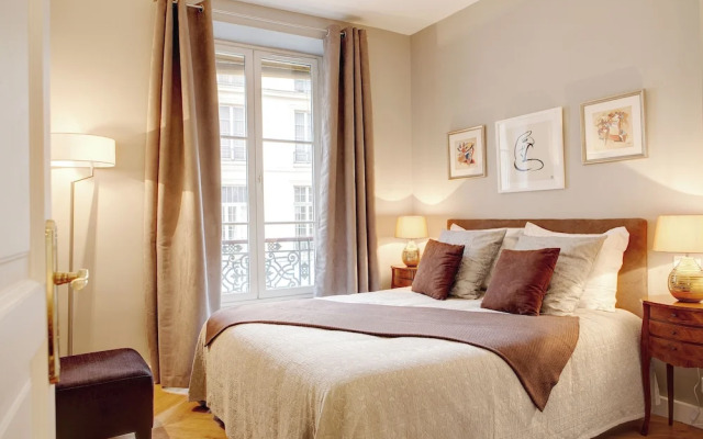 Paris Blanc Manteau Residence