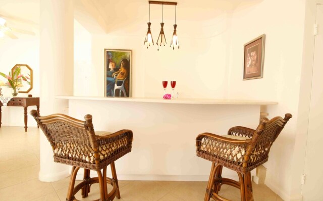 Cattleya's Green Suite Exquisite