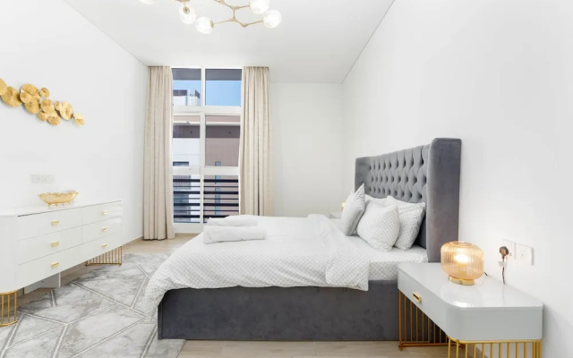 Whitesage - Stylish Retreat in JVC with Designer Swimming Pool