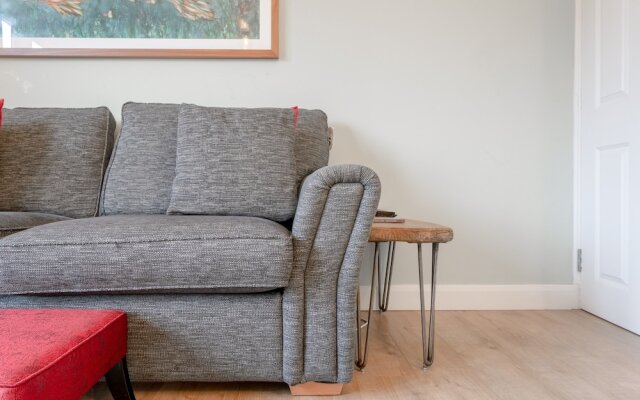 Colourful 2 Bedroom Apartment In Shoreditch