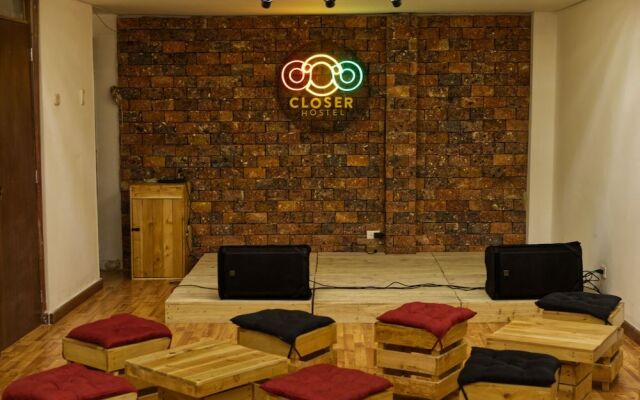 Closer Hostel