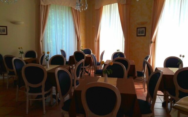 Hotel Caroline
