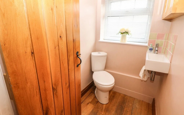 Lower Lane House