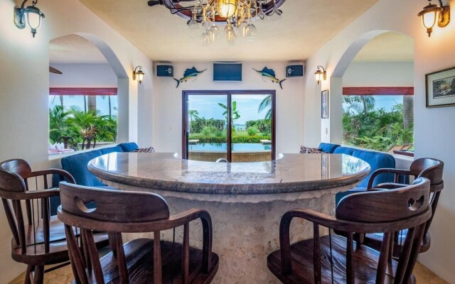 Casa Tigre - Large 7 bedroom Oceanfront Retreat Home