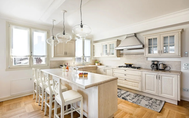 Luxury Lake Front Catullo A2 by Wonderful Italy