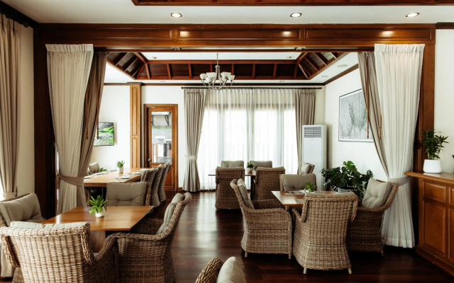 Athena Hotel