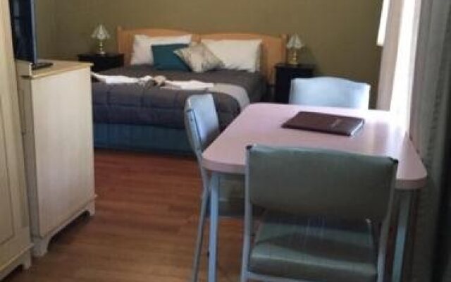 Village Motor Inn