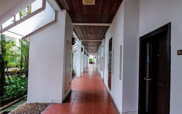 NIDA Rooms Phuket Marina Rose