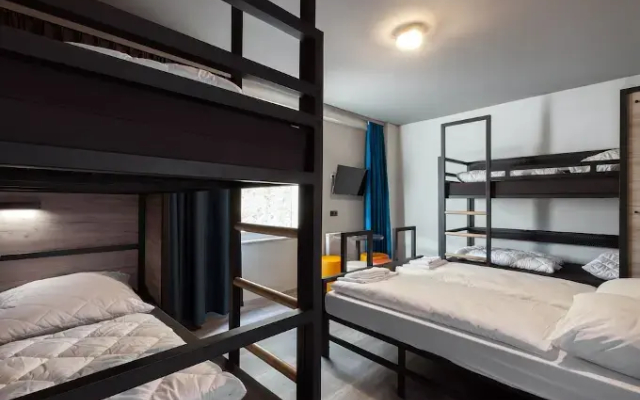 Harry’s Xl Hotel