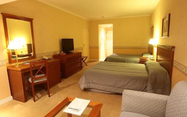 Howard Johnson Rio Ceballos Hotel y Casino
