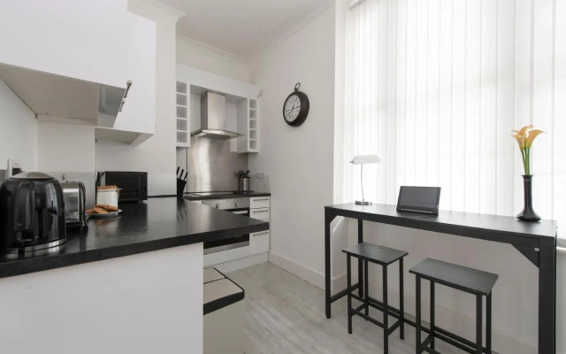 Tower Bridge(TB1) Exclusive Two bedroom apartment